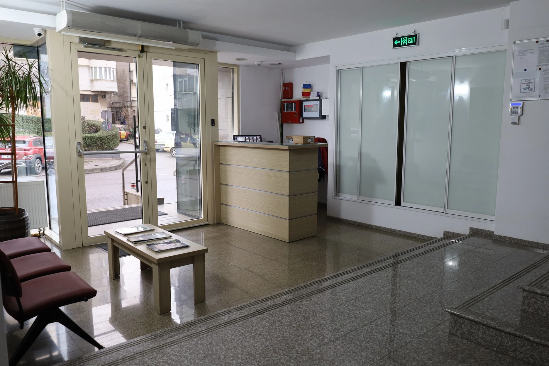 Tomis Interior