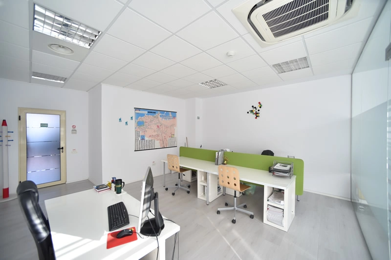 Tomis Interior