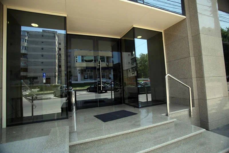 Tomis Exterior